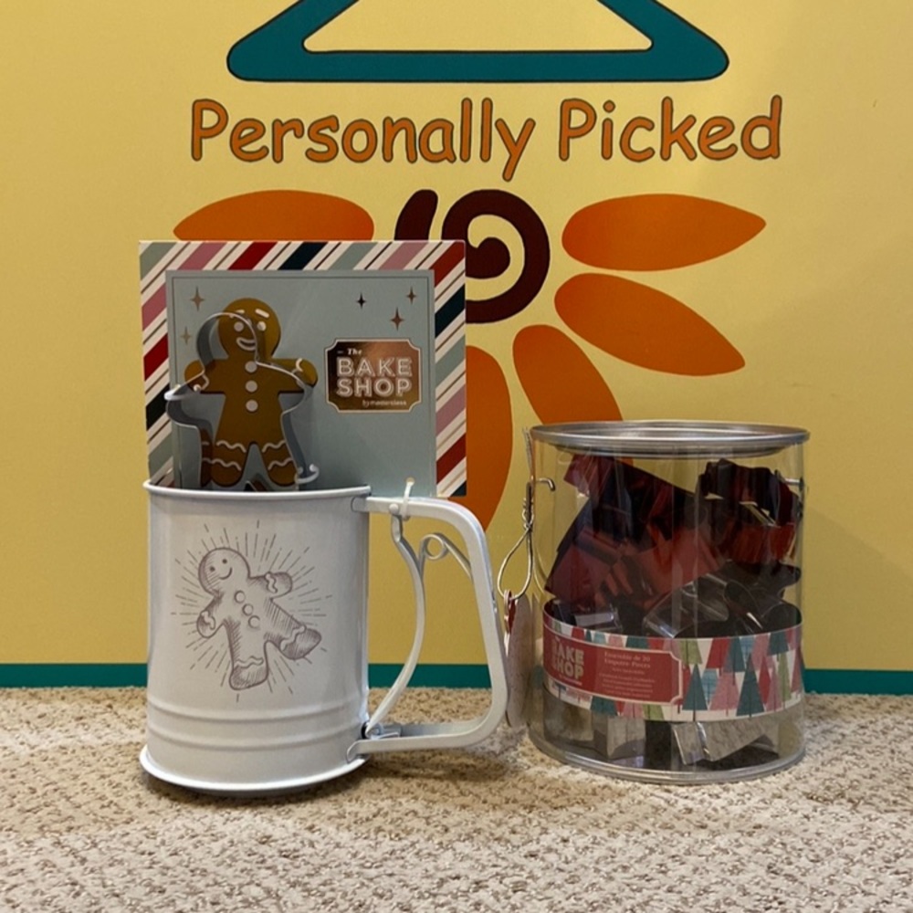 The Bakeshop Flour Sifter & Cookie Cutters